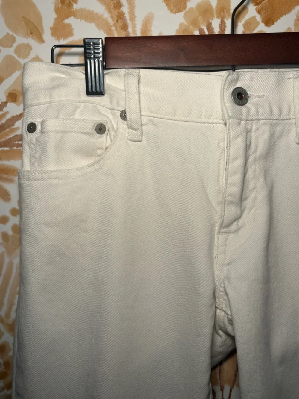 White Straight Leg Jeans | Neutral Minimalist Chic | Everyday Essential Pants - Picture 7 of 8